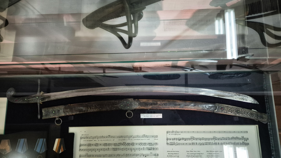 Szabla na wystawie stałej